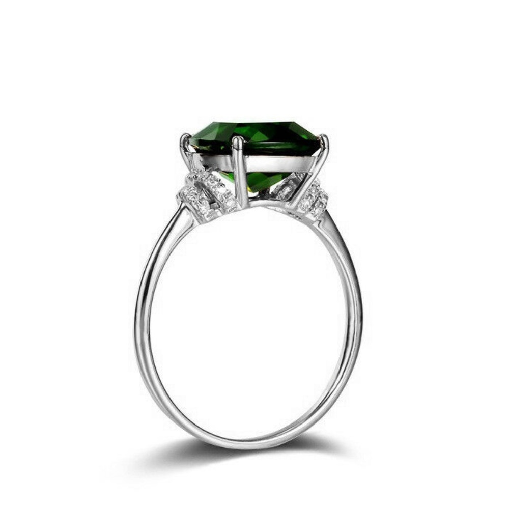 Elegant 925 Silver  Emerald Ring New - Picture 2 of 4